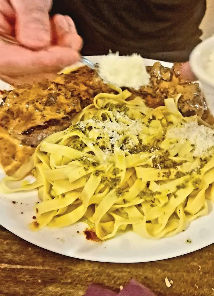 Tagliatelles Fraîche Pesto Sauce